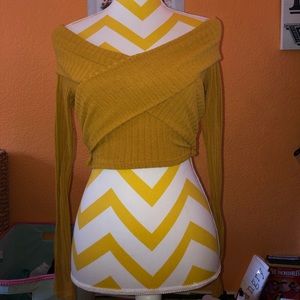 Long sleeve crop top